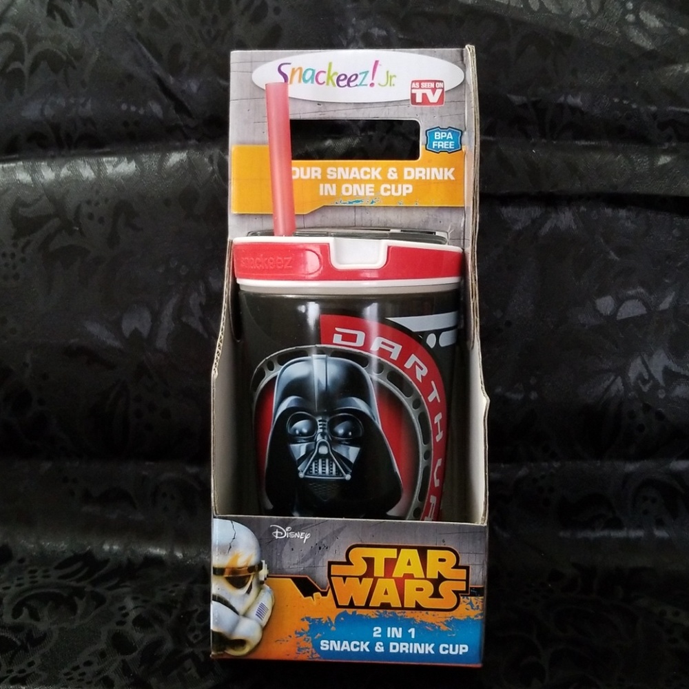 Snackeez Jr. STAR WARS DARTHVADER CUP